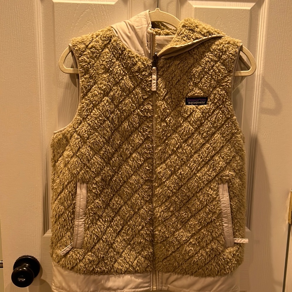 Reversible Patagonia tan vest